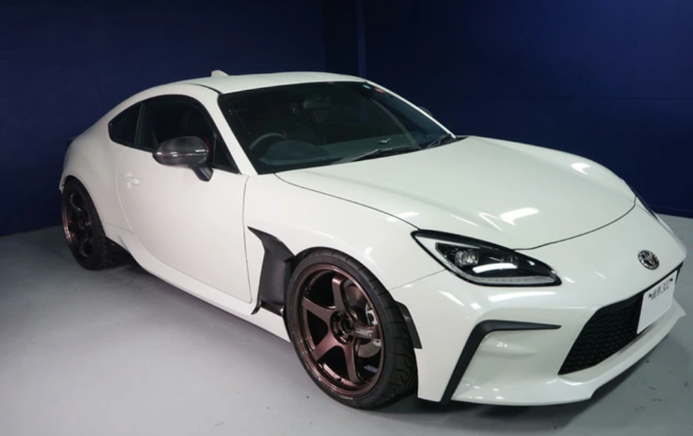 Dry Carbon Fibre Front Side Fender Garnish – Toyota GR86 / Subaru BRZ